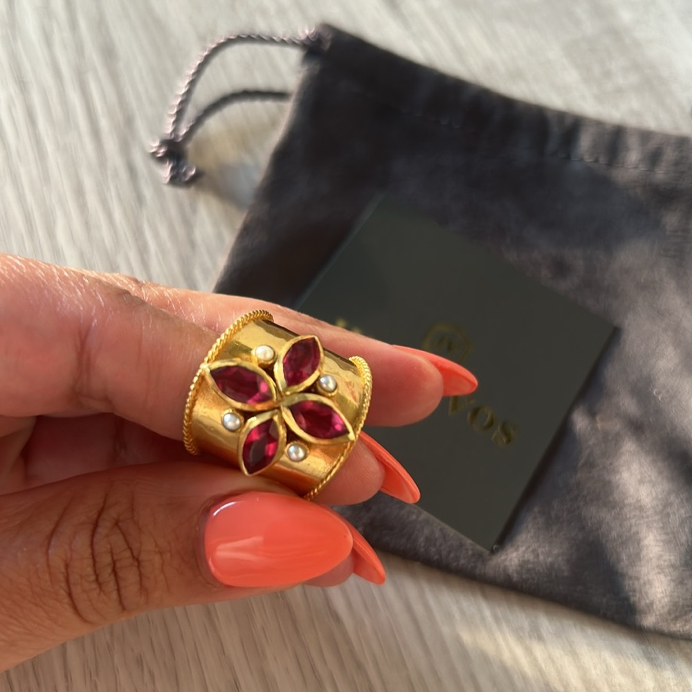 Julie Vos Ring